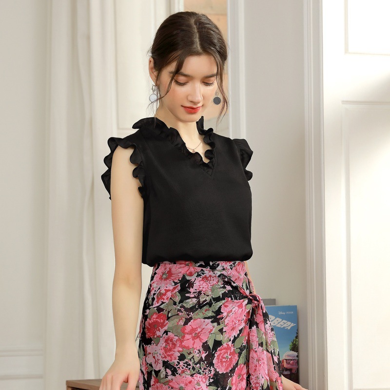 Simple V-neck Sleeveless Chiffon Shirt - Black, M