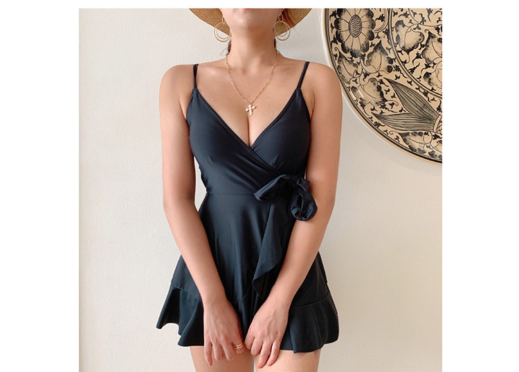 Female conservative student in hot spring bathing suit - Black, L